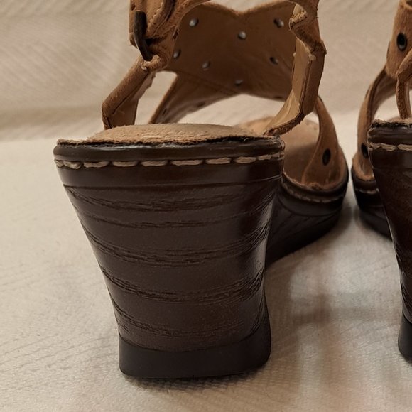 Naturalizer Suede Wedge Sandals - Picture 5 of 7
